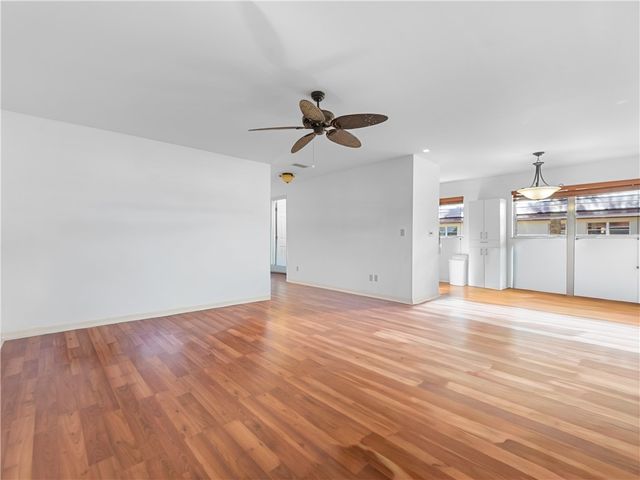 93 Spring Lake Drive 206, Vero Beach, FL 32962