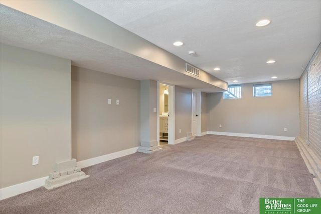 4010 Harney Street, Omaha, NE 68131