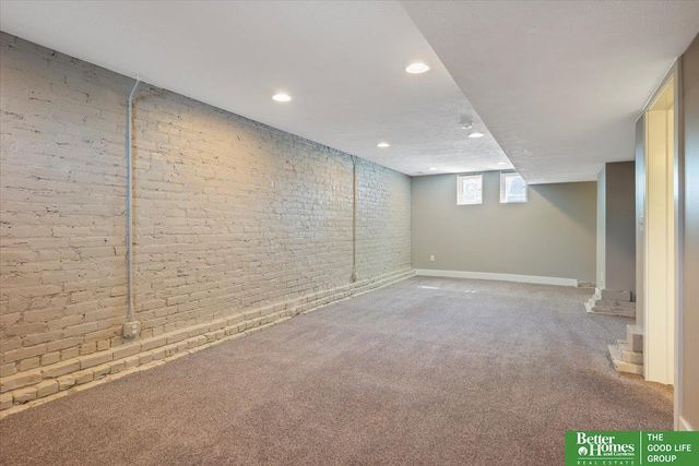 4010 Harney Street, Omaha, NE 68131