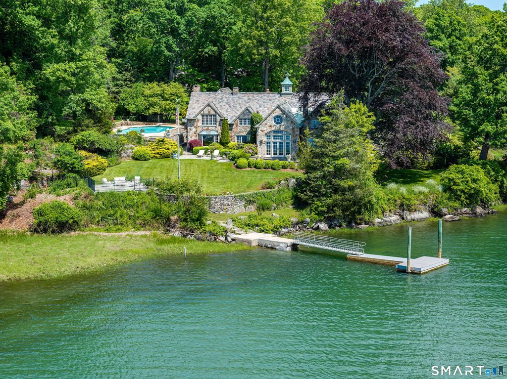 82 Arrowhead Way, Darien, CT 06820