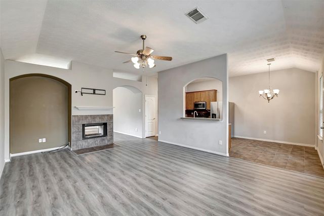 2013 Lulach Lane, Conroe, TX 77301