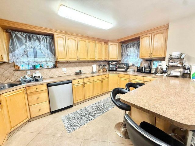 68 BRINKERHOFF ST, Jc, Greenville, NJ 07304