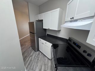 4240 Wilshire Boulevard Apt 101, Wilmington, NC 28403