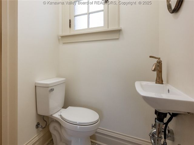 3301 Kanawha Avenue SE, Charleston, WV 25304