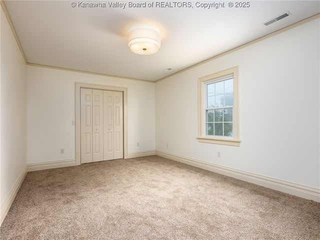 3301 Kanawha Avenue SE, Charleston, WV 25304