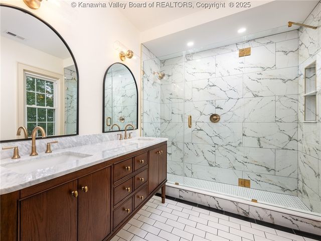 3301 Kanawha Avenue SE, Charleston, WV 25304