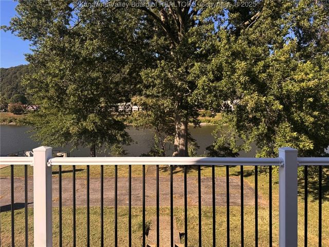 3301 Kanawha Avenue SE, Charleston, WV 25304