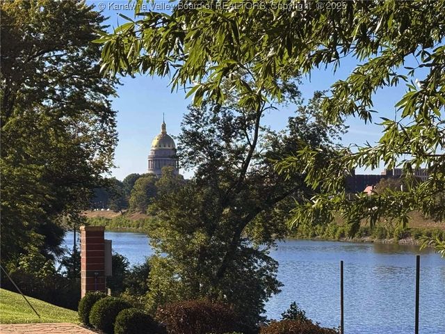 3301 Kanawha Avenue SE, Charleston, WV 25304