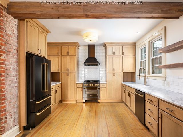 3301 Kanawha Avenue SE, Charleston, WV 25304