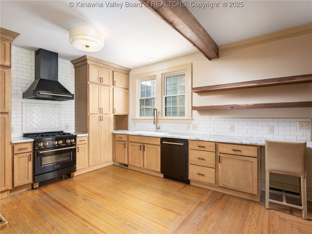 3301 Kanawha Avenue SE, Charleston, WV 25304