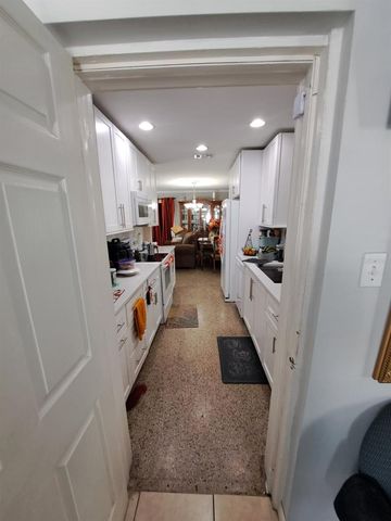 2331 W OAK STREET, Kissimmee, FL 34741