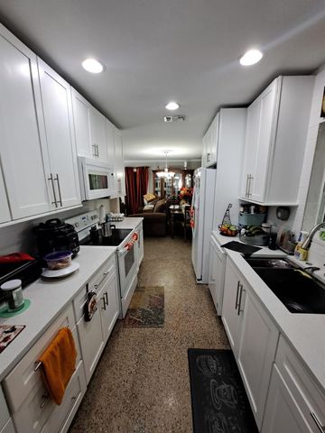 2331 W OAK STREET, Kissimmee, FL 34741