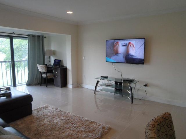 4832 Esedra Court 305, Lake Worth, FL 33467