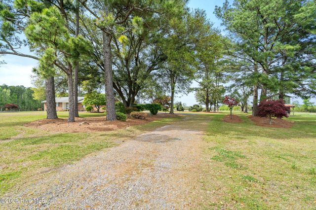 6542 S Nc 41 Highway, Wallace, NC 28466