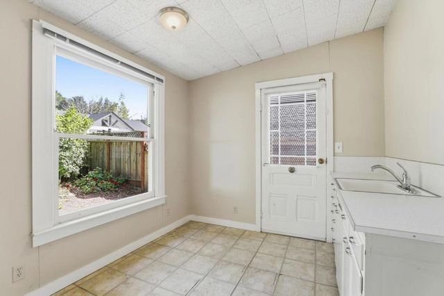 54 Whitney Avenue, Los Gatos, CA 95030