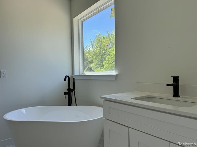 9355 Highland Drive, Grosse Ile, MI 48138