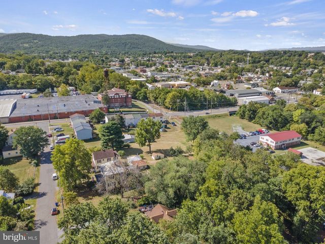 630 MIDLAND AVE, Front Royal, VA 22630