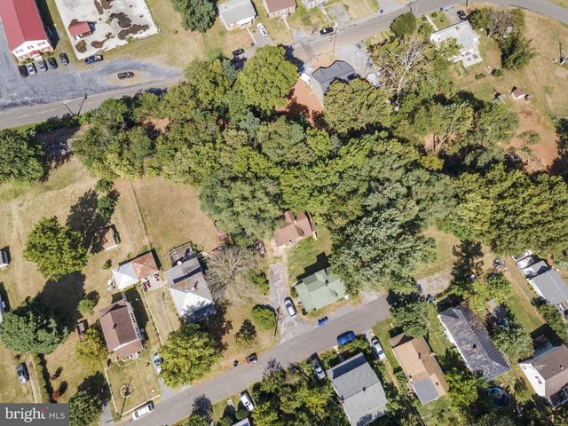 630 MIDLAND AVE, Front Royal, VA 22630