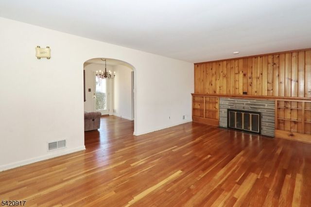 130 Warrenville Rd, Green Brook Twp., NJ 08812