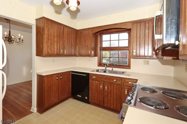 130 Warrenville Rd, Green Brook Twp., NJ 08812