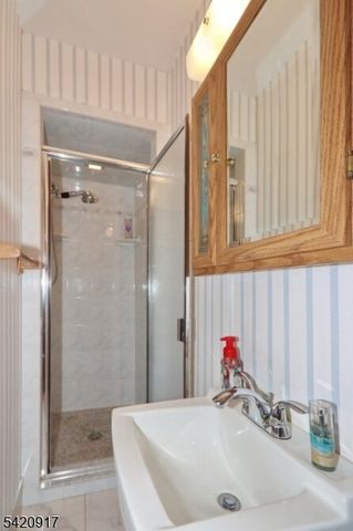 130 Warrenville Rd, Green Brook Twp., NJ 08812