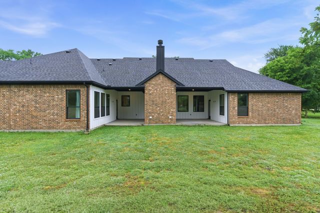 205 Deer Glade Court, Azle, TX 76020