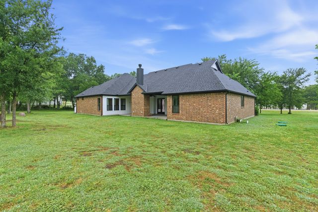205 Deer Glade Court, Azle, TX 76020