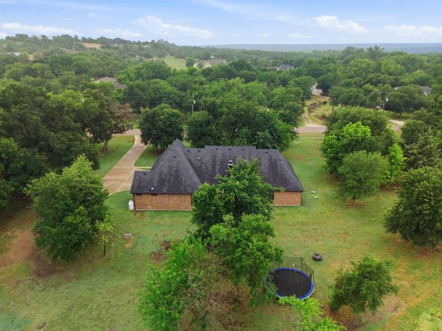 205 Deer Glade Court, Azle, TX 76020