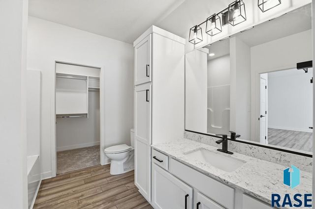 9205 W Ark Pl Place, Sioux Falls, SD 57106