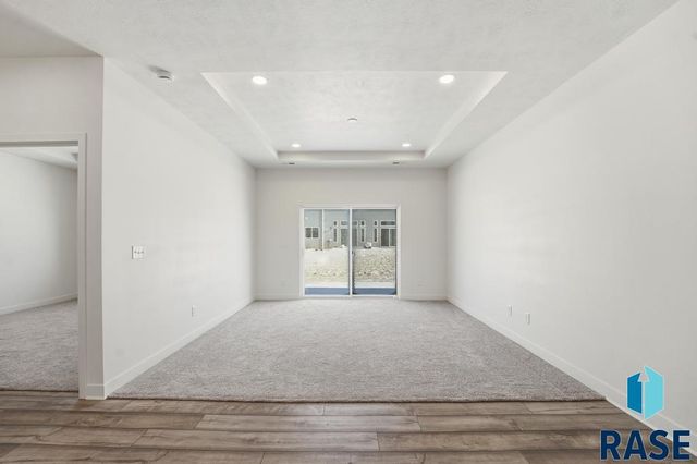 9205 W Ark Pl Place, Sioux Falls, SD 57106