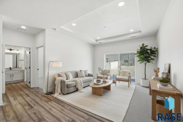 9205 W Ark Pl Place, Sioux Falls, SD 57106