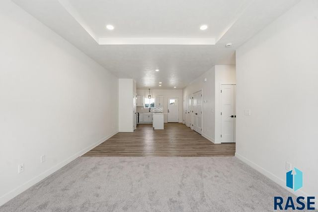 9205 W Ark Pl Place, Sioux Falls, SD 57106