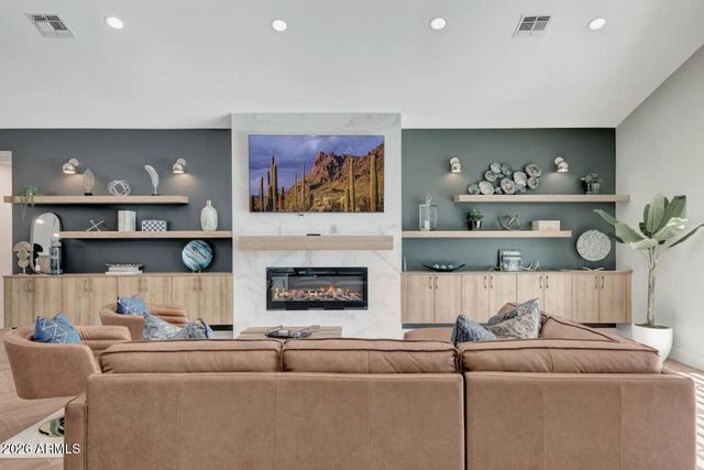 3031 N 52ND Street, Phoenix, AZ 85018