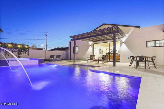 3031 N 52ND Street, Phoenix, AZ 85018