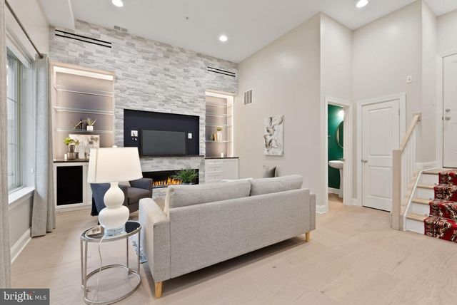 2840 RED STAR LN, Alexandria, VA 22303