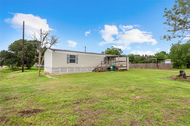 6304 Sexto Street, Brazoria, TX 77422