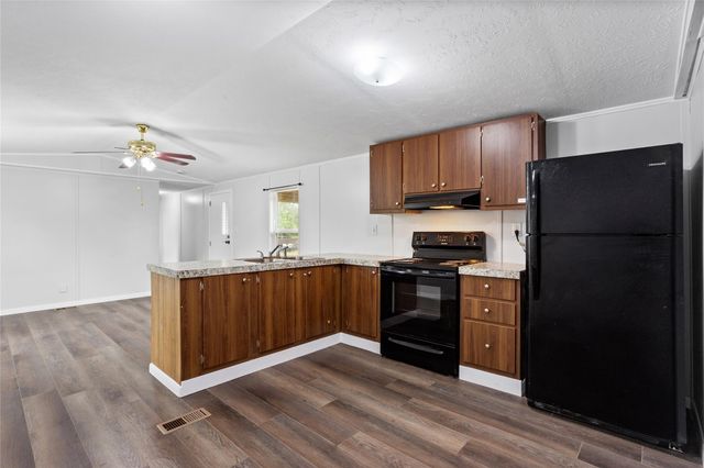 6304 Sexto Street, Brazoria, TX 77422