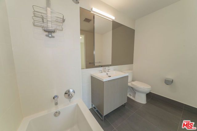 889 Francisco Street 1501, Los Angeles, CA 90017