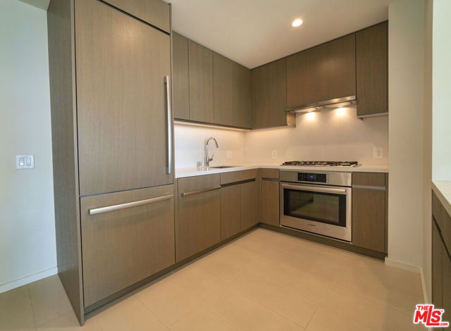 889 Francisco Street 1501, Los Angeles, CA 90017