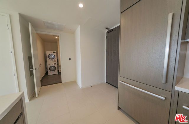 889 Francisco Street 1501, Los Angeles, CA 90017