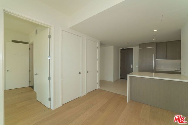 889 Francisco Street 1501, Los Angeles, CA 90017