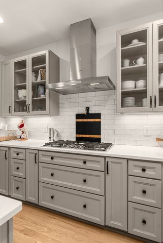 534 Country Club Dr, Dickson, TN 37055