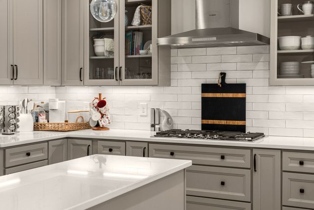 534 Country Club Dr, Dickson, TN 37055