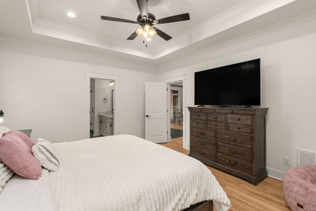 534 Country Club Dr, Dickson, TN 37055