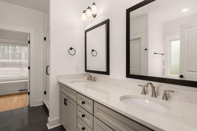 534 Country Club Dr, Dickson, TN 37055