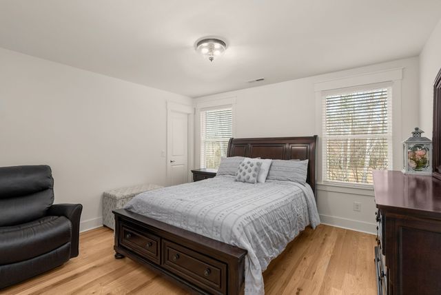 534 Country Club Dr, Dickson, TN 37055