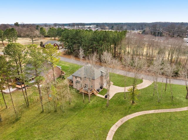 534 Country Club Dr, Dickson, TN 37055