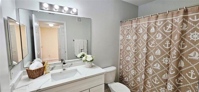 1040 VILLAGIO CIRCLE 201, Sarasota, FL 34237