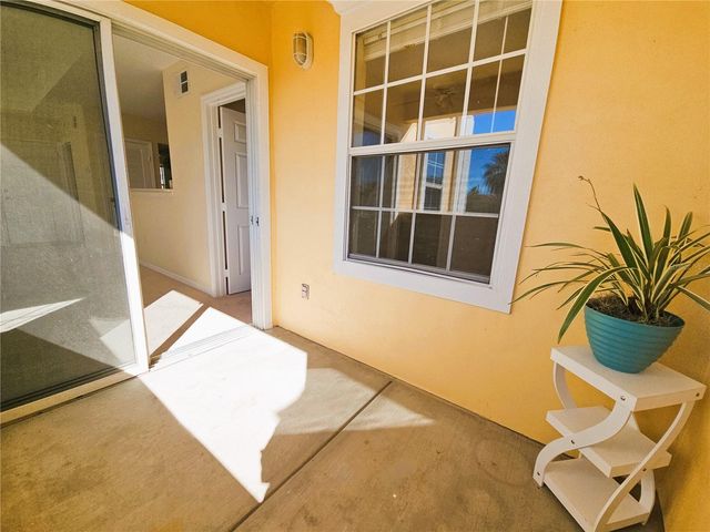 1040 VILLAGIO CIRCLE 201, Sarasota, FL 34237