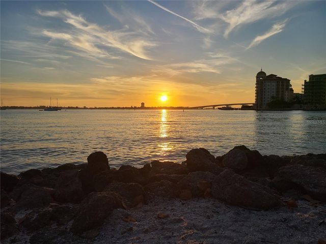1040 VILLAGIO CIRCLE 201, Sarasota, FL 34237